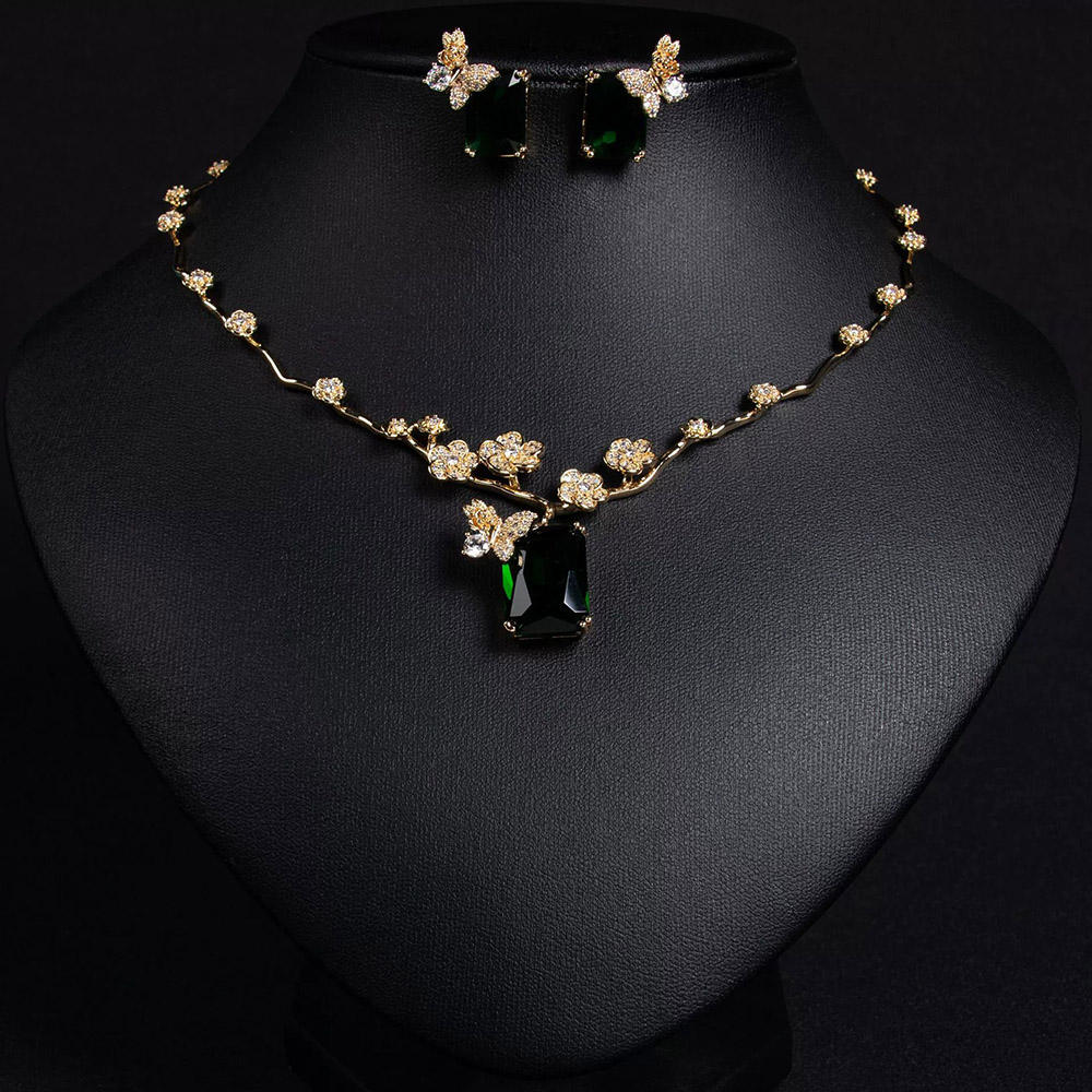 สีเขียว