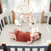 Móvil de Bebé con Diseño de Luna, Estrellas y Nubes, Móvil de Globo Aerostático de Peluche, Decoración Neutral para Cuarto de Bebé, Móvil Islámico para Cuna, Kaaba