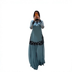 Presentamos el Nuevo Conjunto de Top, Sharara y Dupatta de Primera Calidad con Bordado de Piel Sintética y Lentejuelas, Completamente Cosido, Listo para Usar, de Secado Rápido - Product Image 1
