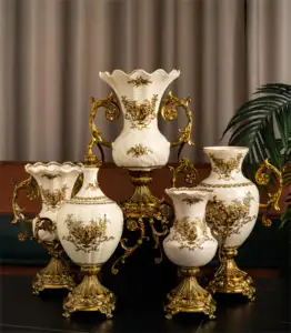 Hochwertige benutzer definierte Wohnkultur Kunst Design goldene Blumenmuster hoch legierte Basis Keramik Obstschale