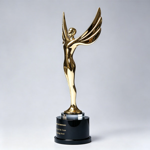 Trophées et coupes décoratifs modernes en résine moulée pour les <span class=keywords><strong>champions</strong></span> de badminton, médailles de haute qualité - Product Image 5