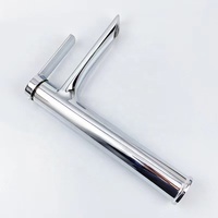 Robinet de lavabo moderne monotrou à monocommande en zinc chromé avec cartouche céramique et débit contrôlé