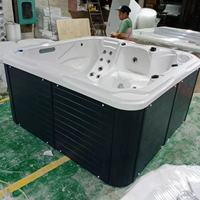 Spa de nage portable autoportant pour 5 personnes, spa extérieur massant avec 4 sièges, 1 transat, marches et couverture isolante à vendre