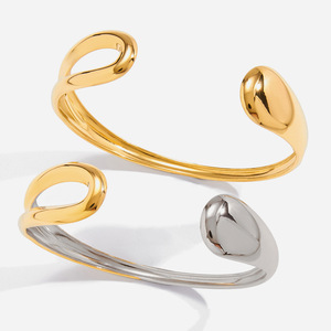 กำไลข้อมือสแตนเลสสตีลขัดเงาสองสี แฟชั่นเครื่องประดับสำหรับทุกเพศ - Product Image 1