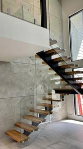 Design di <span class=keywords><strong>Ringhiera</strong></span> per Scale a Chiocciola <span class=keywords><strong>in</strong></span> <span class=keywords><strong>Cemento</strong></span> con Distanziatori Verniciati a Polvere Easyfix per <span class=keywords><strong>Balcone</strong></span> - Product Image 3