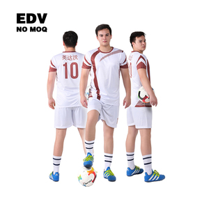 Ensemble de maillots de football personnalisés, vêtements de football professionnels en sublimation pour la compétition - Product Image 4