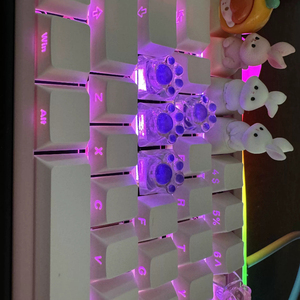 4 teclas transparentes hechas a mano con forma de garra de gato, resina <span class=keywords><strong>transparente</strong></span> que permite la pasación de la luz, teclado desmontable Cherry para teclado mecánico <span class=keywords><strong>MX</strong></span> - Product Image 3
