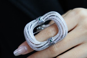 Broche Geométrico Vintage de Plata Tai de Lujo con Circonita, Joyería para Mujeres y Hombres, Regalo para Compromiso, Boda, Aniversario, Fiesta - Product Image 3