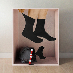 Chaussettes noires pour hommes, style régulier, couleur unie, tricotées, pour un usage quotidien - Product Image 3