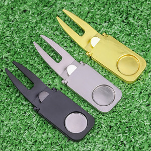 Soporte Magnético Metálico para Cigarros de Golf con Diseño de Trébol Verde para Uso en Campos de Golf - Product Image 3