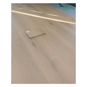 Parquet en bois d'ingénierie multicouche en chêne blanc européen haut de gamme, design ferme, étanche, installation par système T&G - Product Image 1