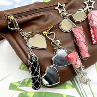 Porte-clés en acier inoxydable tendance pour brillant à lèvres et rouge à lèvres avec miroir de maquillage intégré, idéal pour sac