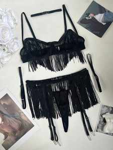 Conjunto de Lencería Erótica de 3 Piezas con Flecos y Borlas para Mujer, Estilo Gótico, con Tirantes, Liguero, Sujetador y Tanga, Venta al por Mayor - Product Image 5
