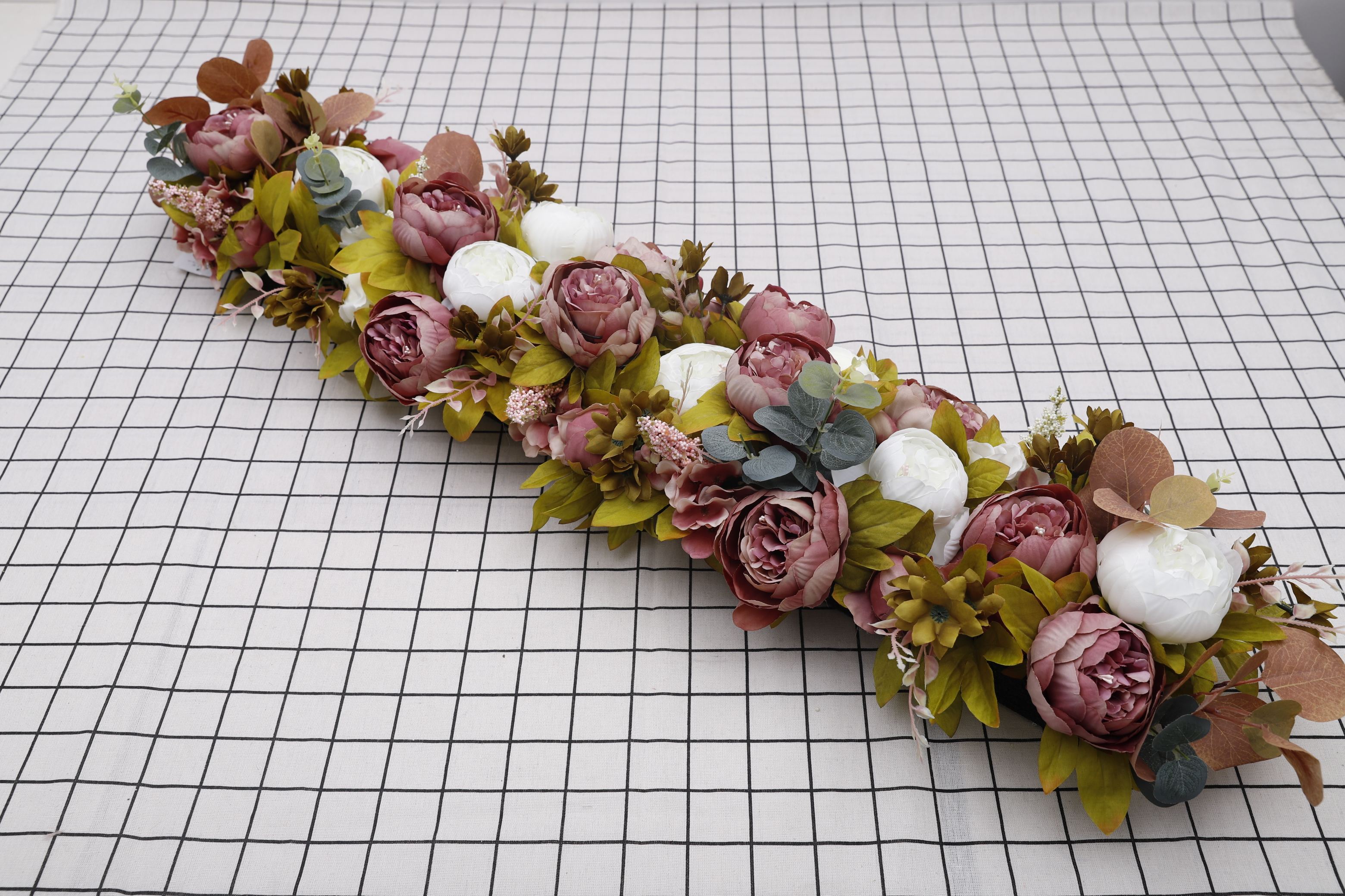 สีแดงเข้ม