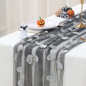 Nappe en maille transparente personnalisée avec impression feuille d'or et d'argent, motif araignée et fantôme d'Halloween, pour ambiance festive en restaurant et fête - Product Image 2