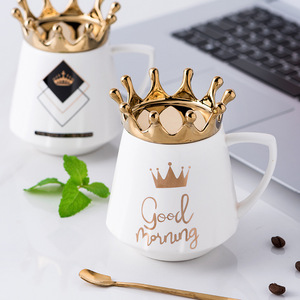 Taza de Cerámica Creativa con Diseño de Corona, Taza de Café Nórdica de Porcelana con Tapa y Cuchara - Product Image 1