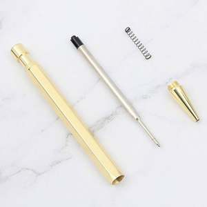 Stylo bille hexagonal en métal personnalisable avec logo, recharge Parker et impression UV pour cadeaux d'affaires et design haut de gamme - Product Image 6