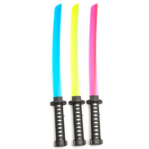 Nouvelle épée lumineuse LED Katana avec 10 lumières <span class=keywords><strong>Sabre</strong></span> <span class=keywords><strong>laser</strong></span> pour enfants 2022 Jouets lumineux clignotants Jouet qui brille dans le noir - Product Image 1