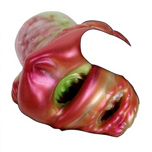 Accessoire de déguisement Alien Animal Rouge en PVC pour Adulte – Idéal pour Fêtes et Jeux de Rôle - Product Image 3