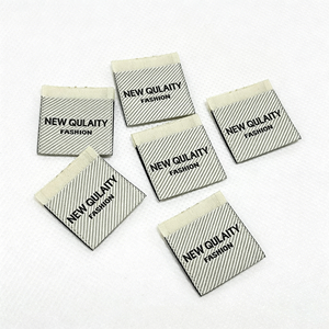 Etiquetas personalizadas de alta densidad para prendas de vestir, etiquetas de tafetán con acabado satinado y bordes plegados, finamente tejidas. - Product Image 6
