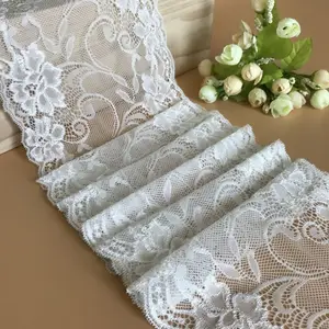 Hersteller liefern 18cm breite Kette gestrickte weiße Spitze Unterwäsche Bekleidungs zubehör DIY Hochzeits kleid Stretch-Spitze