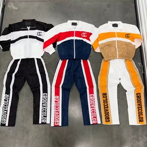 ชุดเซ็ตเสื้อแจ็คเก็ตกันลมพิมพ์ลายตามสั่งสำหรับนักออกแบบสตรีทแวร์ กางเกงวอร์มขายาวผ้าไนลอนหนานุ่มสำหรับฤดูหนาว ชุดวอร์มผู้ชาย - Product Image 1