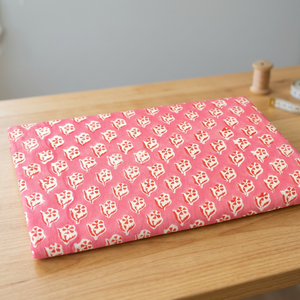 Tela de algodón de punto lisa resistente al agua Sanganer al por mayor, estilo floral, para prendas de niña, textiles para el hogar, fundas de bolsos, y textiles para confección. - Product Image 2