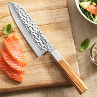 Couteau Santoku personnalisé de 7 pouces en acier inoxydable 5CR15MOV, lame martelée Tsuchime polie miroir avec manche octogonal en bois d'olivier