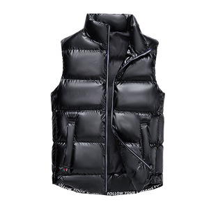 <span class=keywords><strong>Chaleco</strong></span> acolchado de cuero brillante para hombre, <span class=keywords><strong>chaleco</strong></span> acolchado sin mangas ligero y cálido - Product Image 2