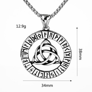 Collier personnalisé en acier inoxydable <span class=keywords><strong>nordique</strong></span> Viking Rune noeud <span class=keywords><strong>celtique</strong></span> noeud irlandais Viking pendentif pour hommes - Product Image 3