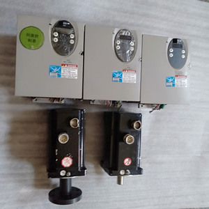 ไดรฟ์และมอเตอร์ LXM05CD22N4 BSH1001P11A1A 2.2KW ไดรฟ์และมอเตอร์ LXM05CD22N4 BSH1001P11A1A 2.2KW LXM05CD22N4 - Product Image 1
