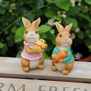 पार्टी के सुरुचिपूर्ण ईस्टर अंडे के साथ हाथ से चित्रित रेसिन बनी मूर्तियों के लिए वसंत की सजावट - Product Image 3