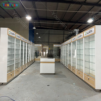 Vitrine de magasin de téléphonie moderne avec éclairage LED et étagères en bois, comptoir en verre trempé, présentoir verrouillable pour accessoires