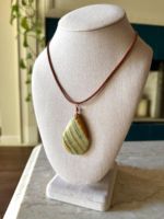 Collier en cuir et cordon ciré personnalisé avec 15 pierres naturelles, breloque en acier inoxydable, perle baroque d'eau douce, élégant collier ras du cou pour femme