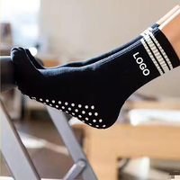 Haute Qualité Personnalisé Conception Personnalisée Bambou Coton Logo Brodé Coloré Anti-dérapant Grip Gym Yoga Pilates Chaussettes