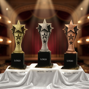 Trofeo Portátil de Madera con Diseño de Estrella Modelo 667, Base Grabada con Impresión UV y Técnica de Estampado para Deportes y Juegos - Product Image 5