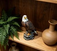Estatua de águila calva pintada a mano en resina, escultura de la bandera estadounidense, amor patriótico, personalizable, figura de Año Nuevo para el hogar u oficina