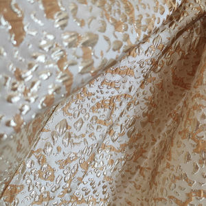 Robe de soirée trapèze sans bretelles cintrée à volants en jacquard fil d'or, style fille de la haute couture française, en tissu crêpe - Product Image 6