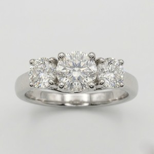 Anillo de Platino con Diamantes para Mujer, Joyería Fina con Estilo Atemporal, Perfecto para Compromiso, Boda, Fiesta y Regalo de Aniversario - Product Image 3