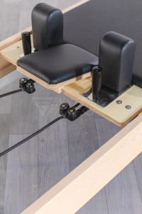 เครื่องออกกำลังกายพิลาทิสแบบรีฟอร์มเมอร์ รุ่น Insring P001 สำหรับใช้ในบ้านหรือเชิงพาณิชย์ ทำจากไม้โอ๊คและไม้เมเปิล ทนทาน รับประกัน 1 ปี ขายส่ง - Product Image 4