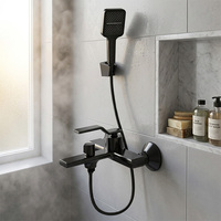 Nouveau design de robinets muraux en laiton de luxe avec cascade pour baignoire et douche