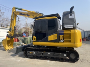 Excavatrice d'occasion Cummins Komatsu PC130-7/PC130-8 hydraulique moyenne et efficace, modèle 2023, poids opérationnel de 13 000 kg, pour usage urbain - Product Image 5