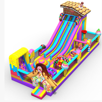 Parcours d'obstacles gonflable commercial Circus Fun World avec château, toboggan et aire de saut