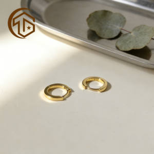 Boucles d'oreilles Huggie rondes en or poli Zhenwei Xina Jewelry, motif losange, or massif 18 carats, bijoux fins en or massif 14 carats, unisexe - Product Image 2