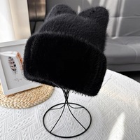Damen Wintermütze aus Wollmischung, handgestrickt, mit niedlichen Bärenohren, warm und stilvoll.