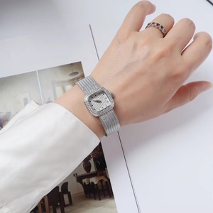 Montre à quartz élégante de style rétro pour femme, boîtier et bracelet carrés de luxe, cadran à aiguilles, mode féminine, luxe léger - Product Image 3