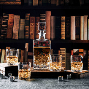 Ensemble de carafe à <span class=keywords><strong>whisky</strong></span> personnalisée avec logo gravé, 4 verres, boîte cadeau vintage sans plomb, élégant verre en cristal, articles de bar - Product Image 4