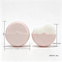Kuas Makeup Sudut Portabel dengan Penutup Pelindung Bulat, Bulu Sintetis Lembut untuk Blush, Foundation, Bedak, dan Kontur