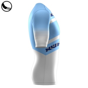 Rashguard personnalisé pour jeunes, respectueux de l'environnement, sublimé - Product Image 3
