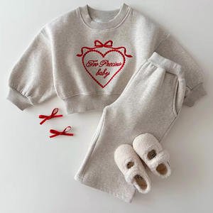 Nouvel ensemble printemps-automne 2025 pour enfants : sweat à capuche brodé en toile avec motif cœur, col rond, pour garçons et filles, deux pièces - Product Image 4